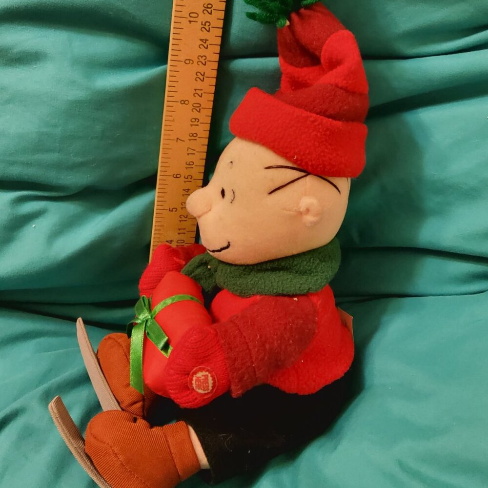 Vintage Peanuts Charlie Brown Christmas Plush Toy Skiing Present Gift Display - Picture 2 of 8